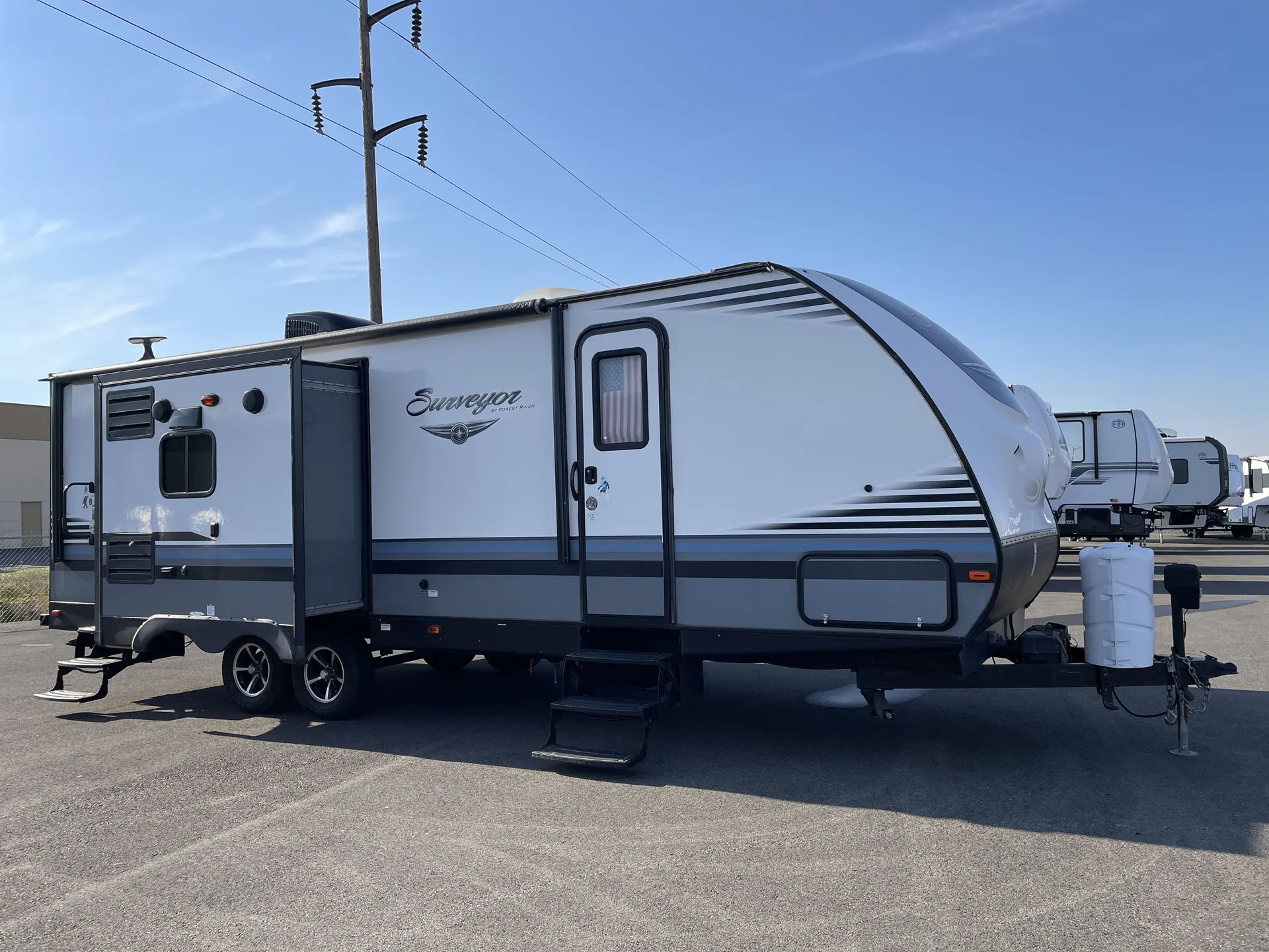 2018 Forest River Surveyor 265RLDS — campside