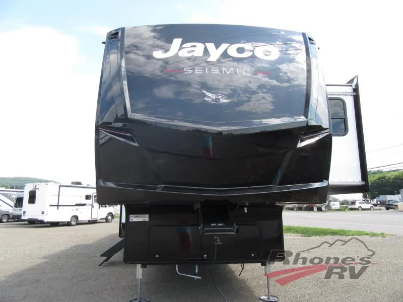 2027 Jayco Seismic 399 - Photo 3