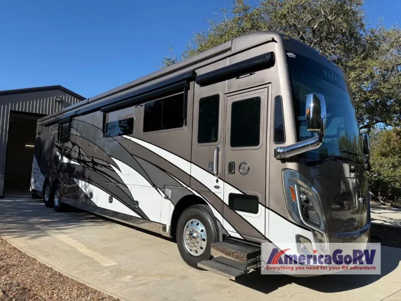 2020 Tiffin Zephyr 45 PZ - Photo 2