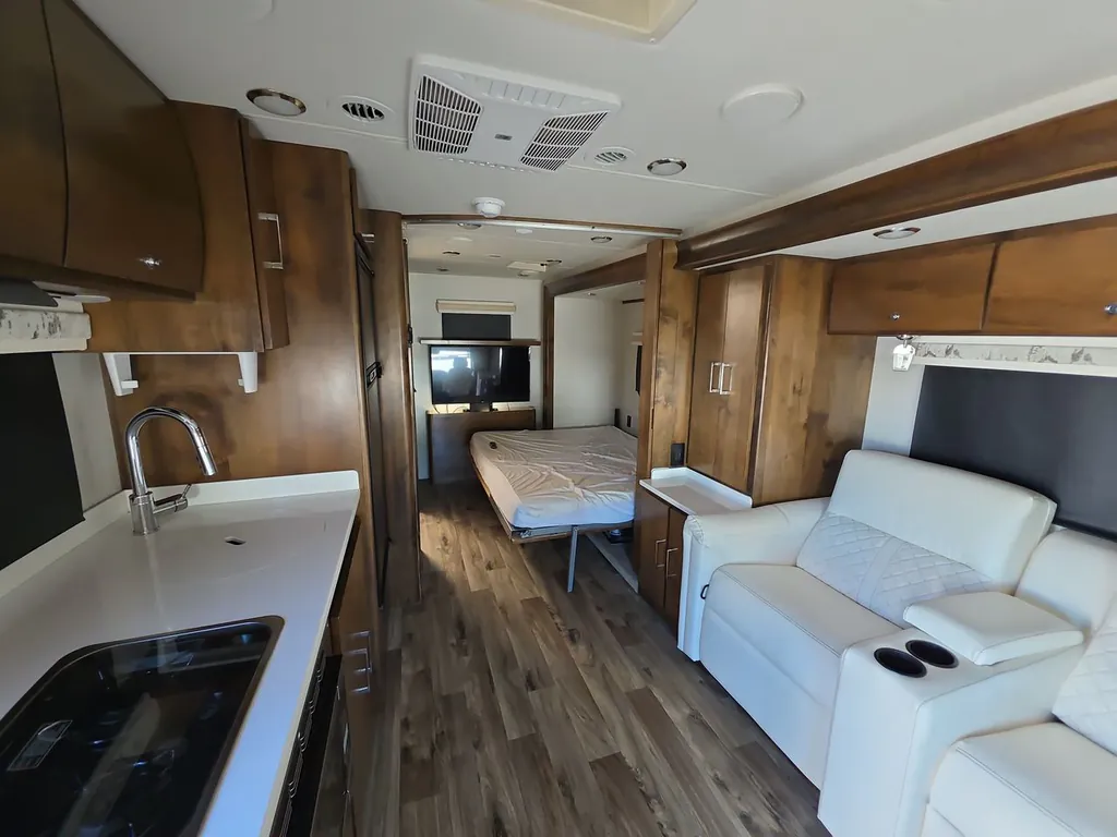 2019 Tiffin Wayfarer 24 FW, Photos photo 18