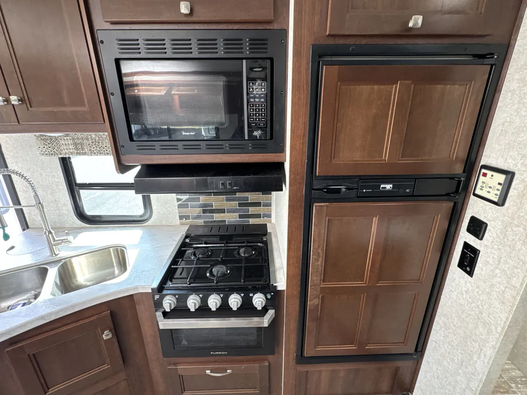 2018 Forest River Sunseeker 2420MS, Photos photo 8