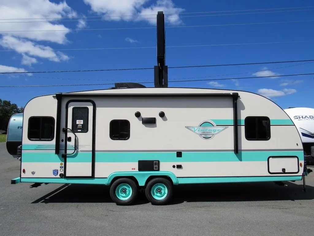 2025 Gulf Stream Vintage Cruiser 23TWS - Photo 2