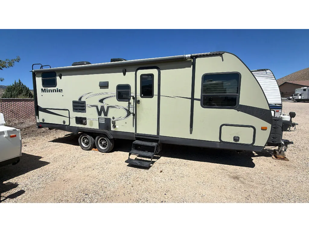 2018 Winnebago Minnie 2455BHS - Photo 3