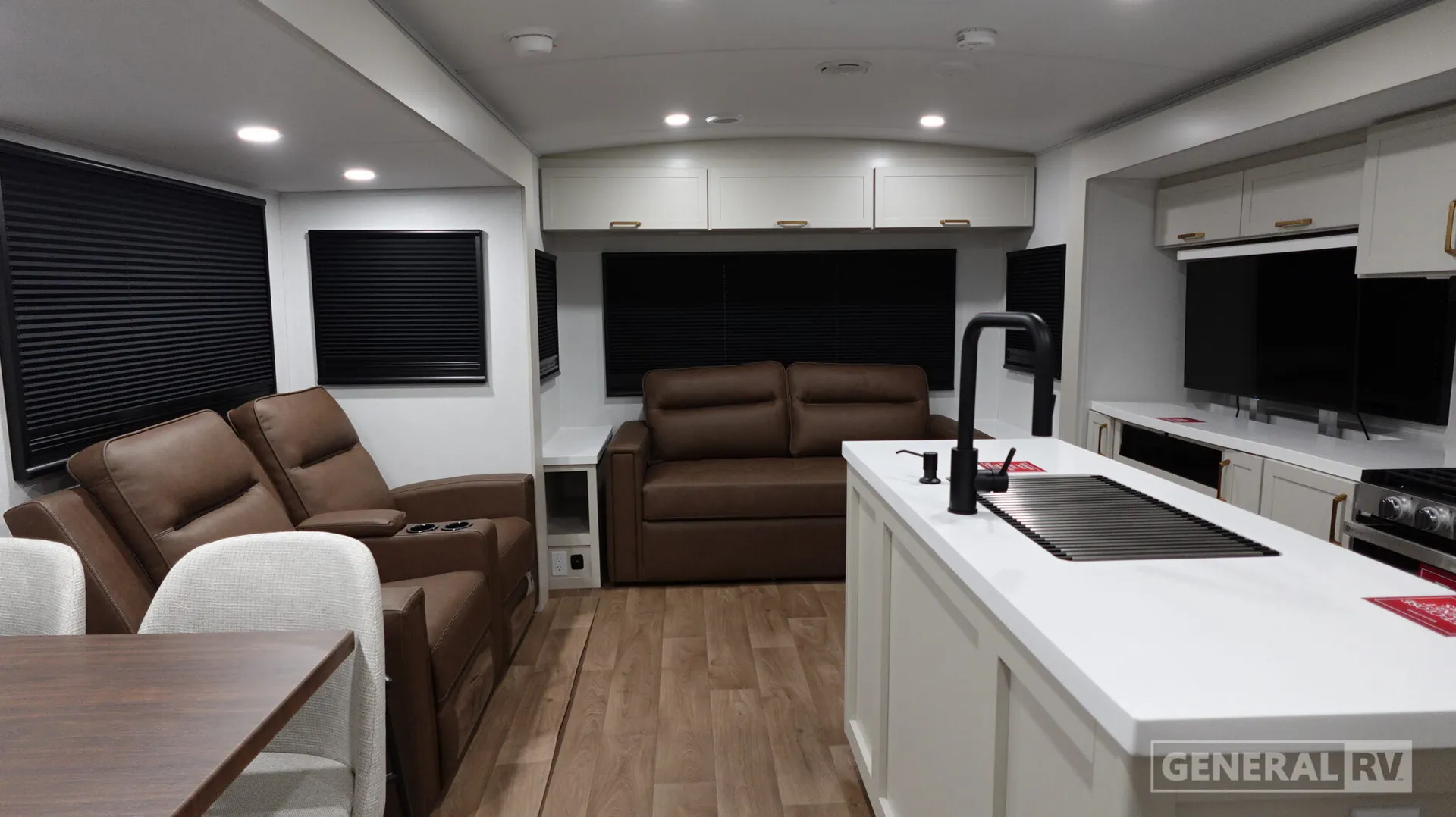 2027 Grand Design Imagine 2970RL - Photo 3