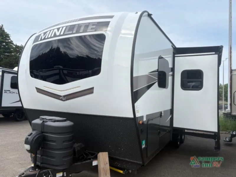 2024 Forest River Rockwood Mini Lite 2109S - Photo 3