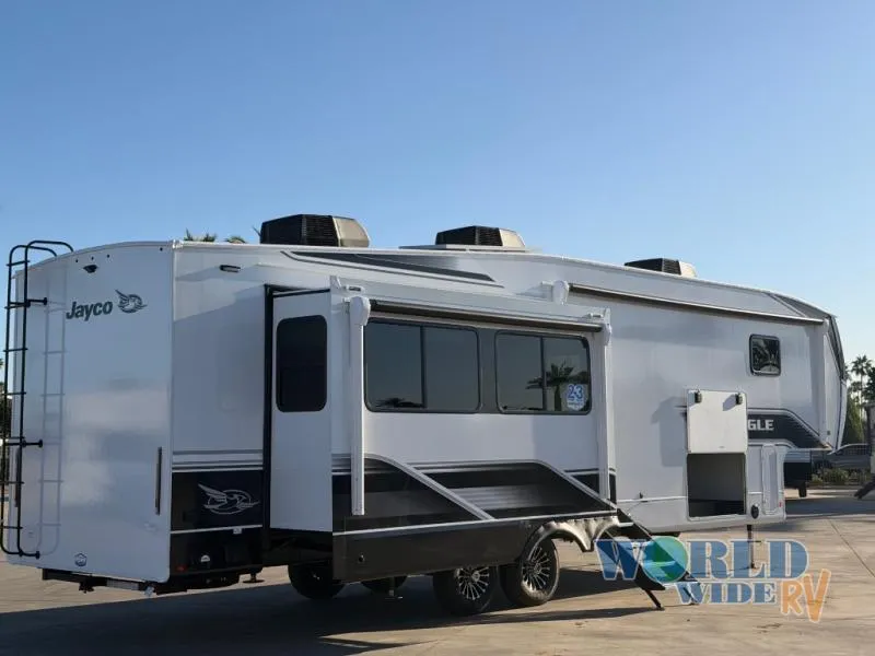 2026 Jayco Eagle 335LSTS - Photo 4