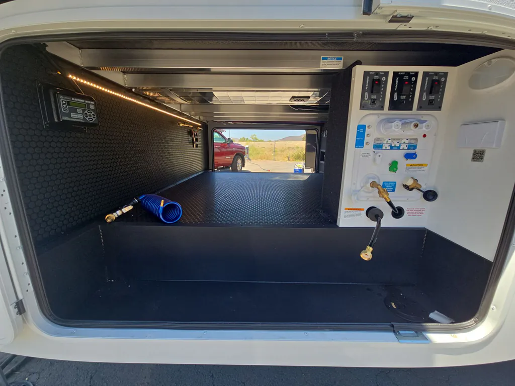 2026 Brinkley Model Z 3515, Photos photo 4