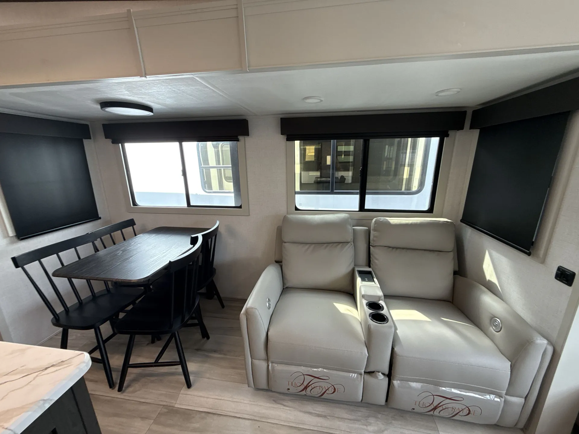 2025 Keystone Arcadia Super Lite 292SLRL — living area main