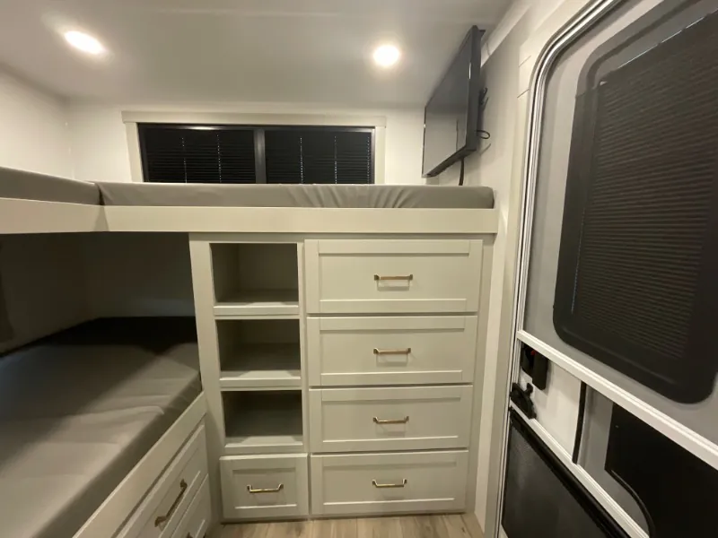 2026 Brinkley Model Z 2810, Photos photo 18