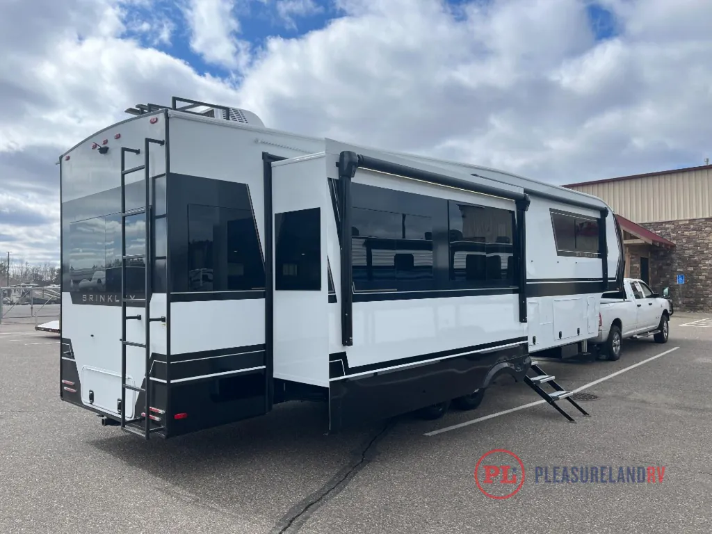2026 Brinkley Model Z 3600, Photos photo 4