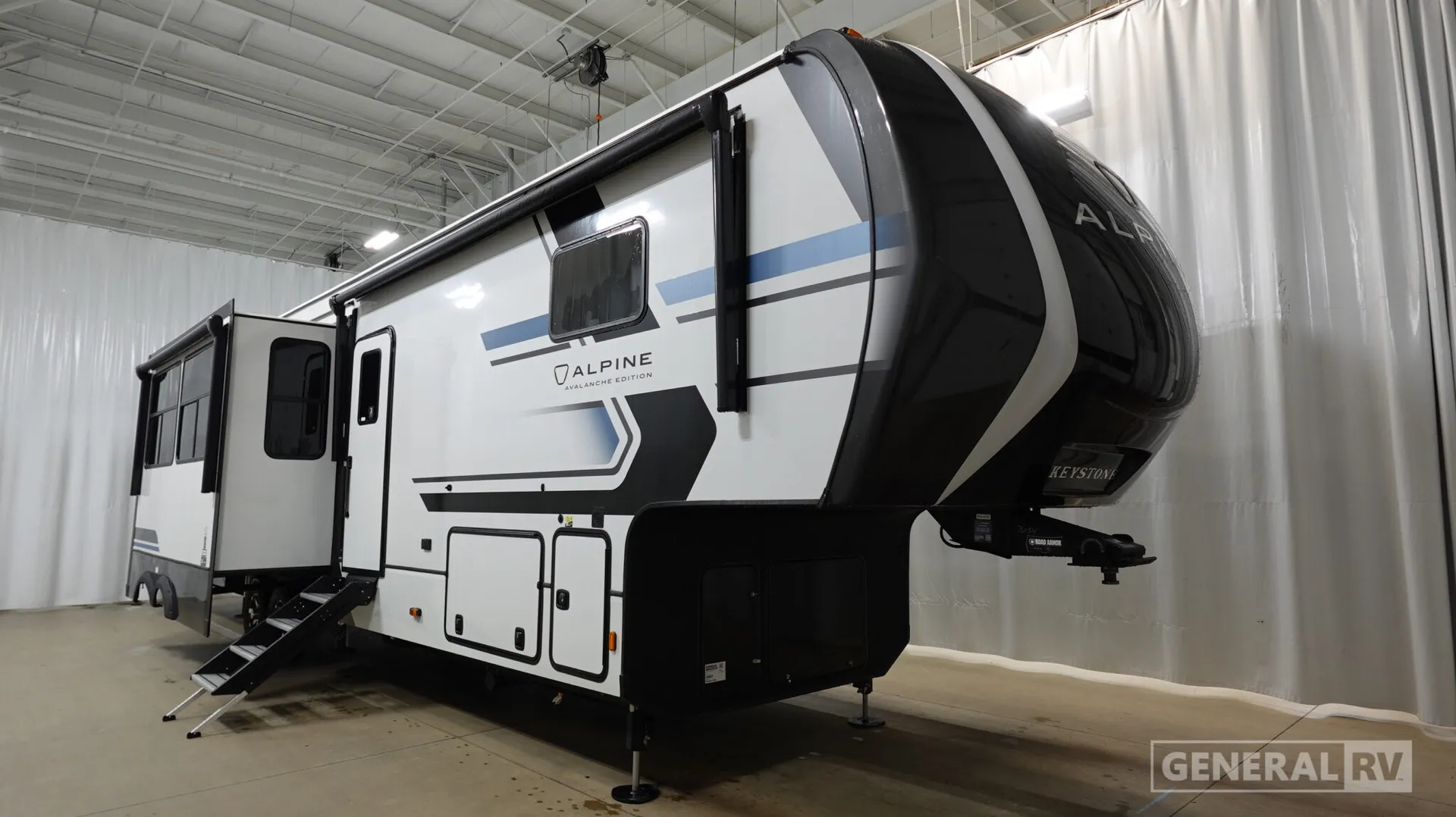 2026 Keystone Alpine Avalanche Edition 390DS - Photo 2