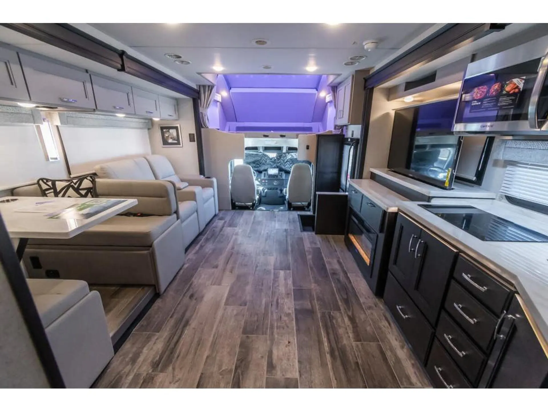 2026 Thor Motor Coach Inception 38DX - Photo 3