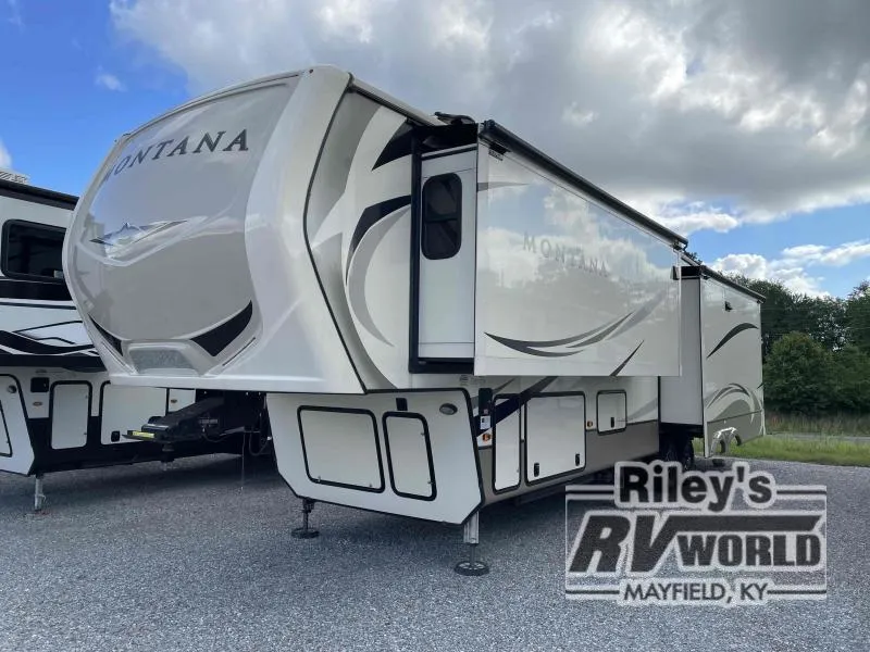 2018 Keystone Montana 3721RL - Photo 3