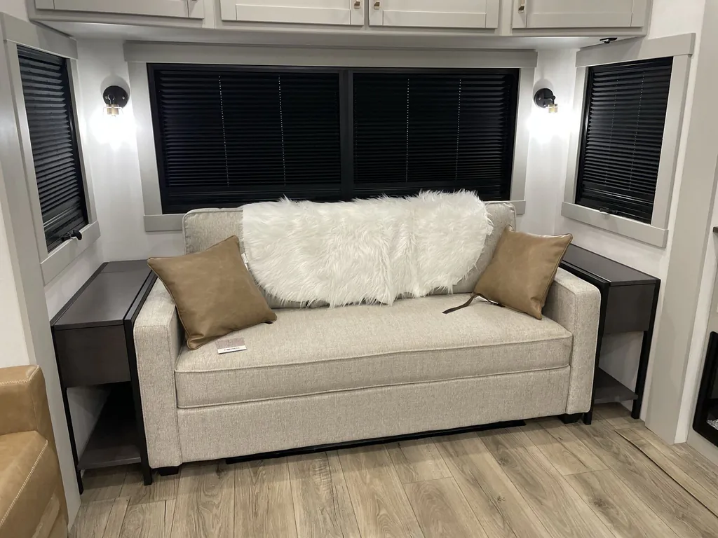 2026 Brinkley Model Z 3600, Photos photo 13