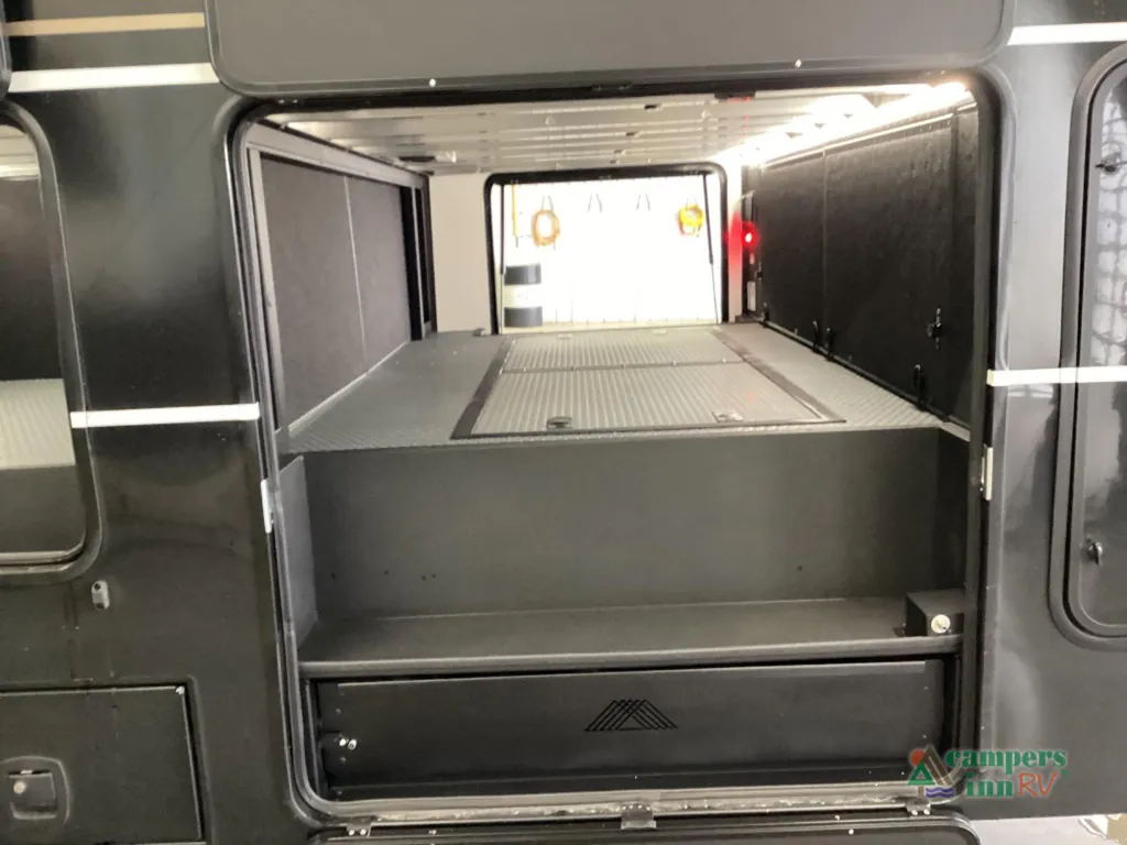 2026 Brinkley Model G 4150, Photos photo 10