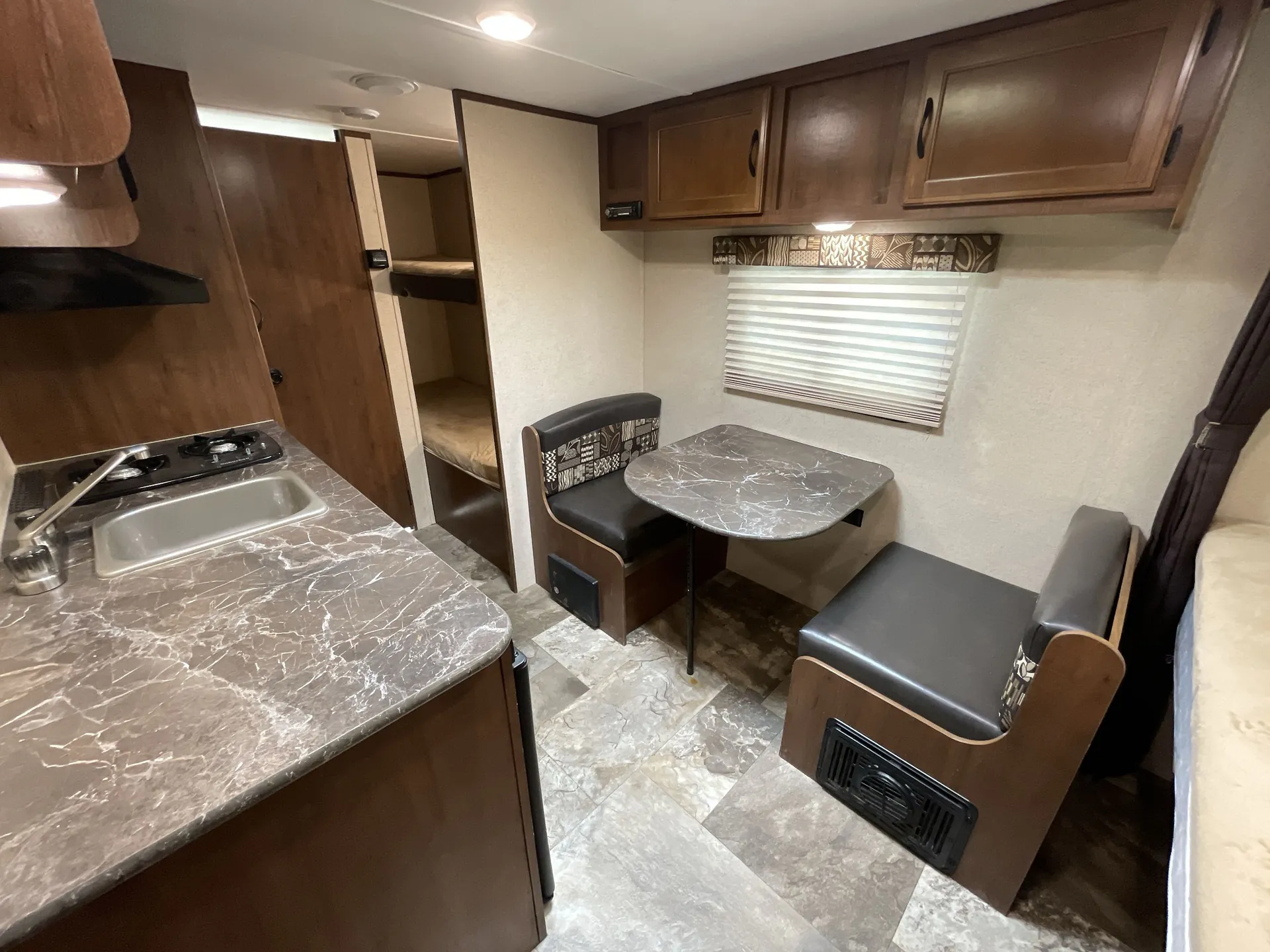 2016 Jayco Jay Flight SLX 174BH — living area main