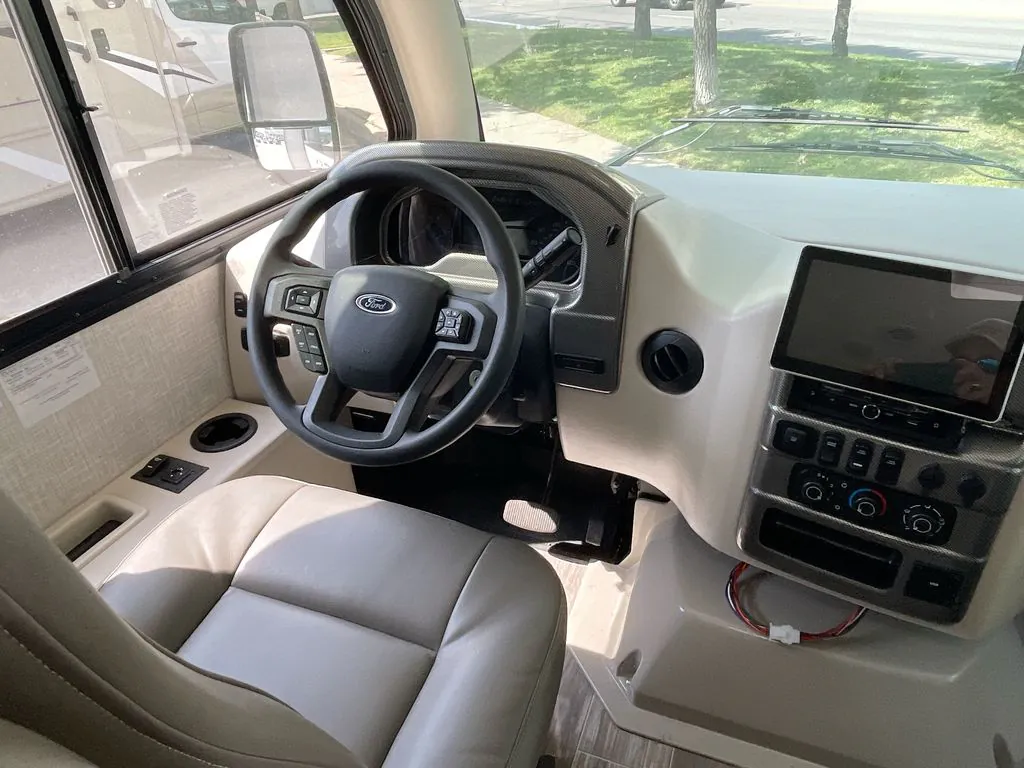 2025 Thor Motor Coach Geneva 24VS - Photo 3