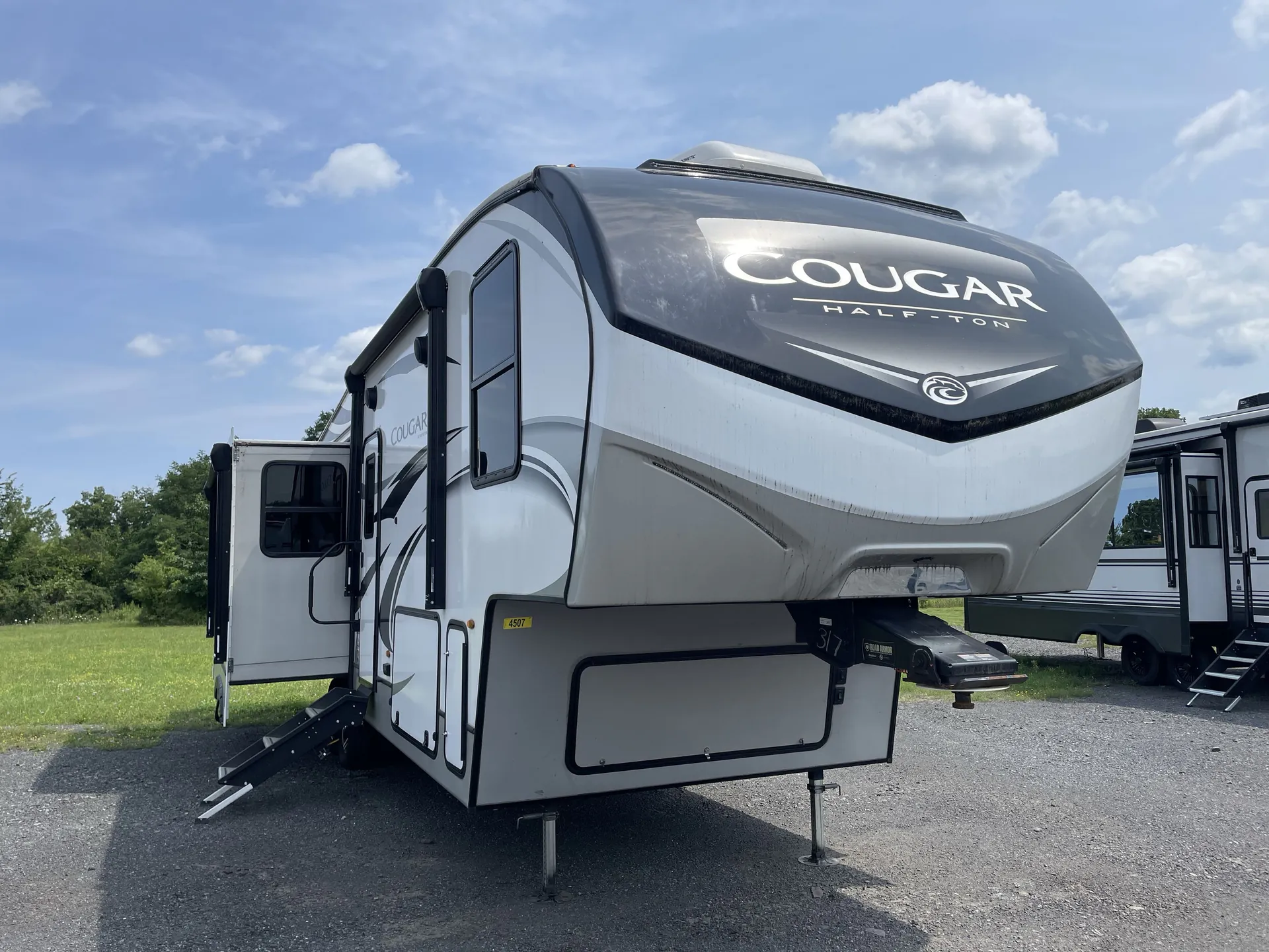 2022 Keystone Cougar Half-Ton 29MBS - Photo 2
