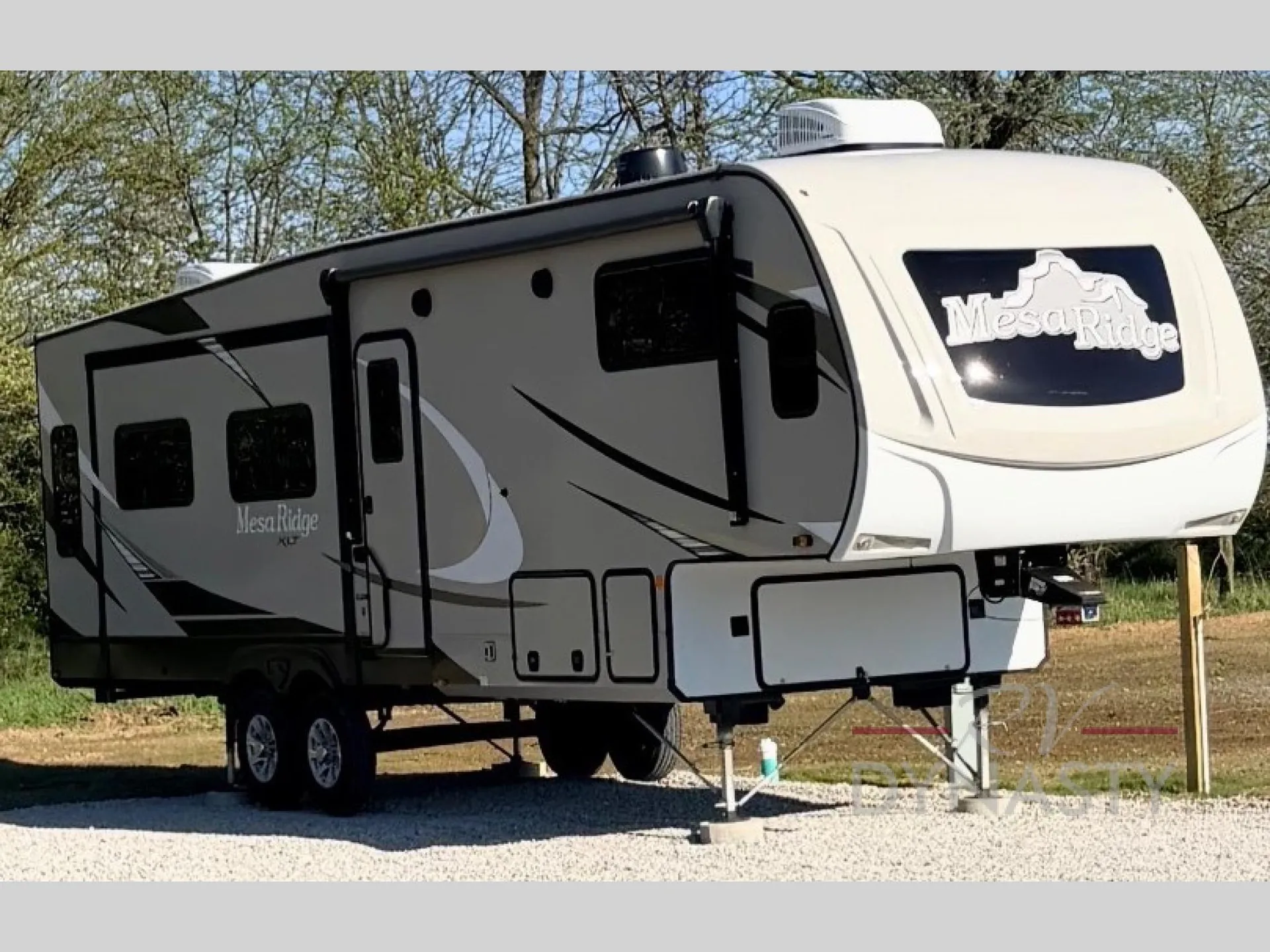 2022 Highland Ridge Mesa Ridge XLT 294RLS - Photo 2
