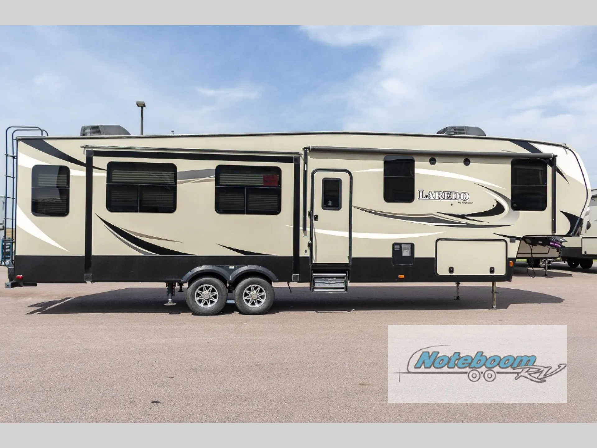 2018 Keystone RV Laredo 355RL - Photo 2