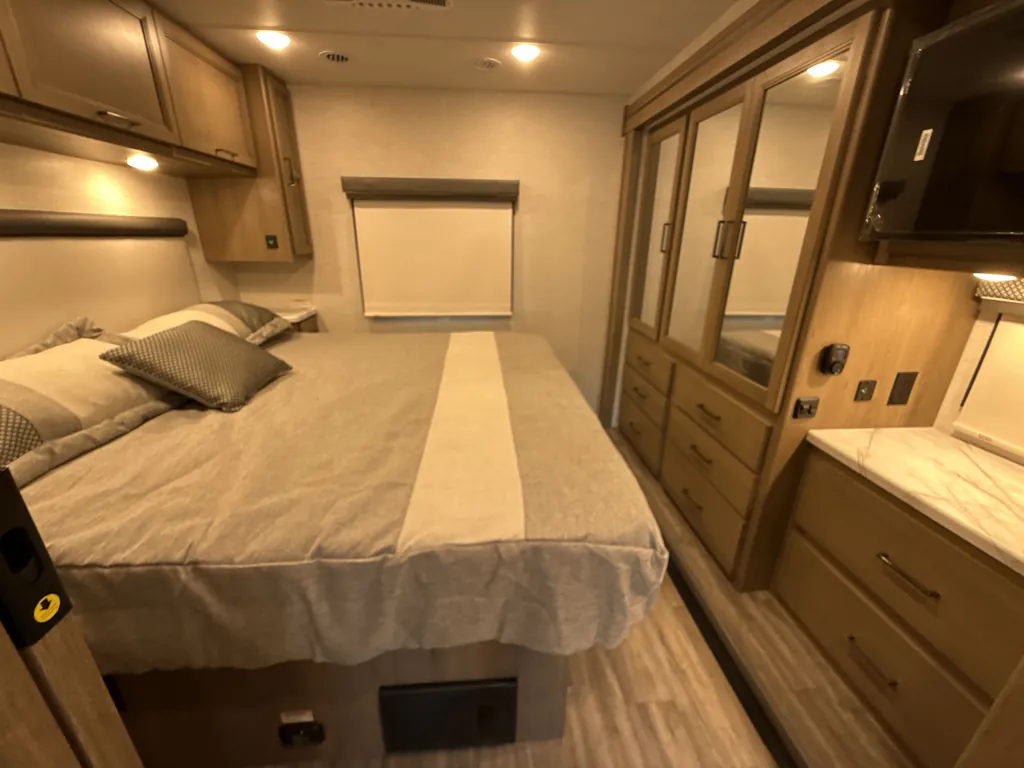 2026 Thor Motor Coach Freedom Traveler A29, Photos photo 16