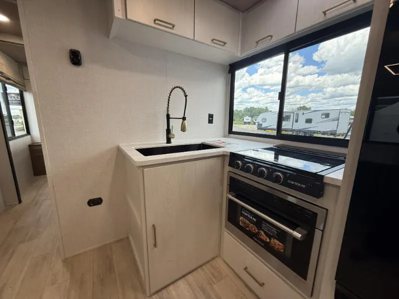 2027 Forest River Vibe 2900KB, Photos photo 10