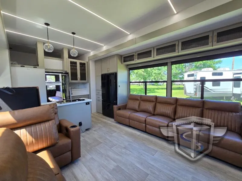 2027 Axiom RV Vendetta V4250SP - Photo 2