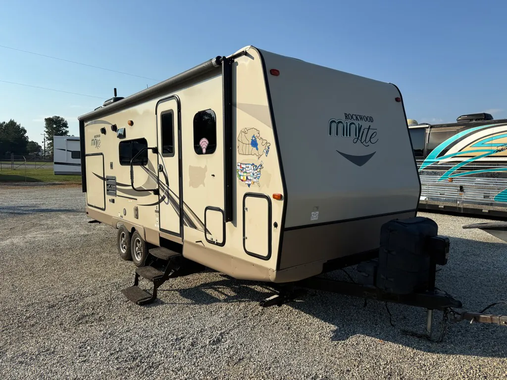 2018 Forest River Rockwood Mini Lite 2507S - Photo 2