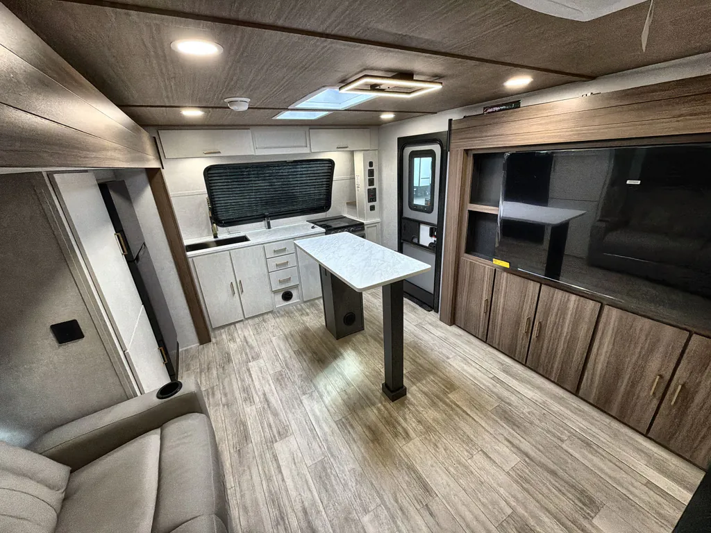2026 Forest River Vibe Extreme Lite 2500FIK, Photos photo 5