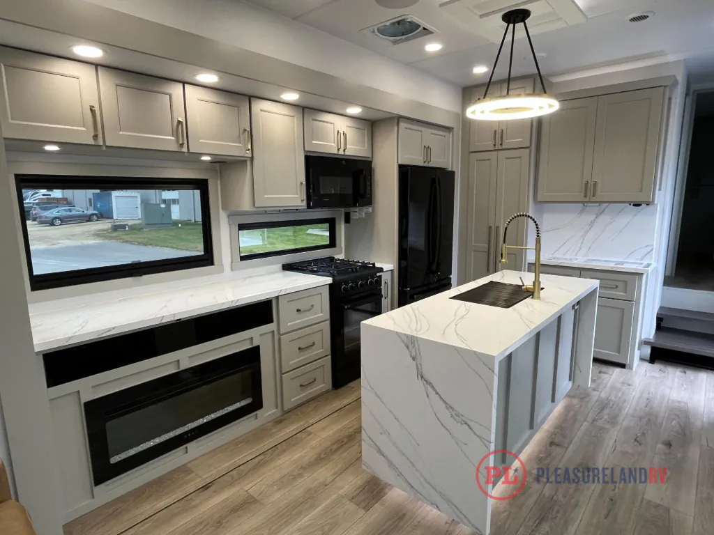 2026 Brinkley Model G 4100, Photos photo 25
