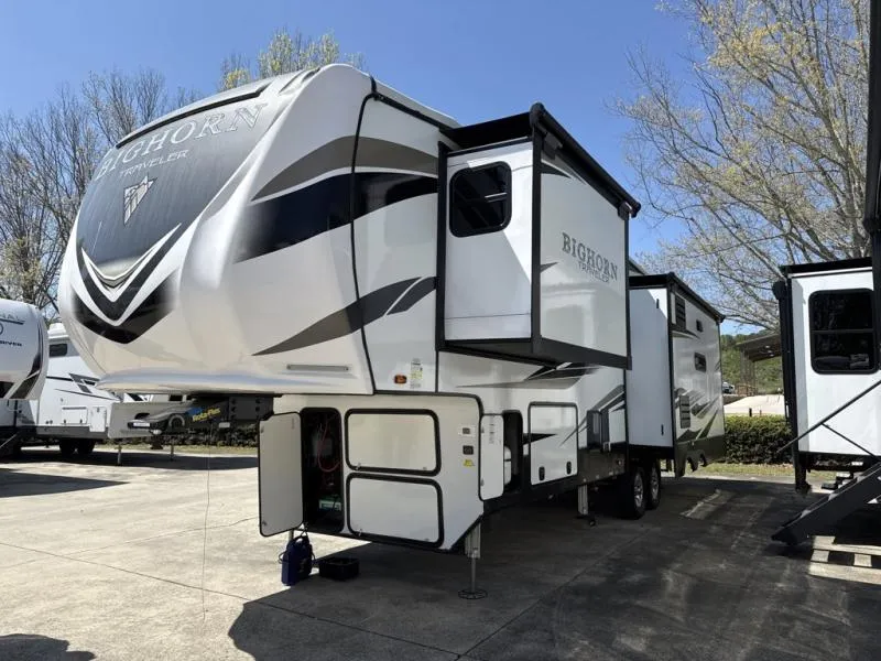 2022 Heartland Bighorn Traveler 32RS - Photo 4