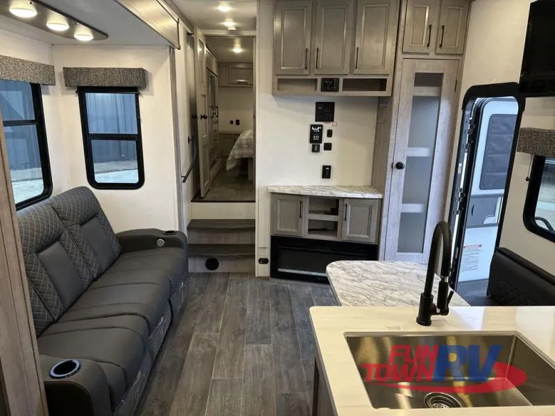 2025 Dutchmen RV Voltage Used    V3800 - Photo 2