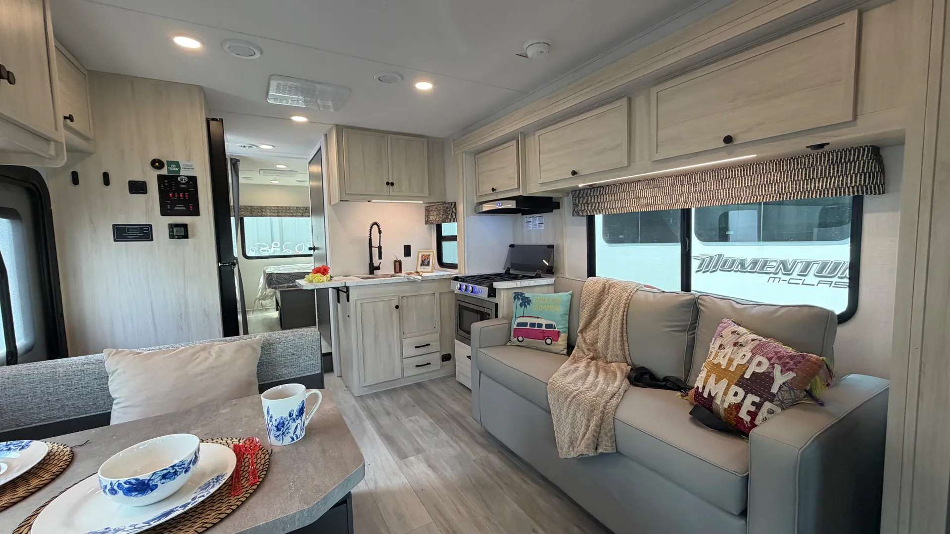 2027 Forest River Sunseeker 2860DS - Photo 4