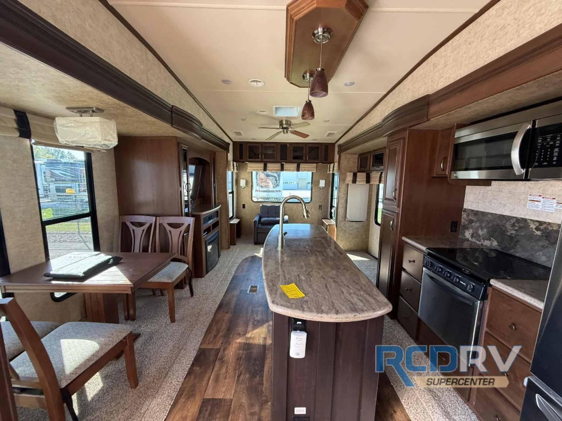 2016 Forest River Sandpiper 35ROK - Photo 4