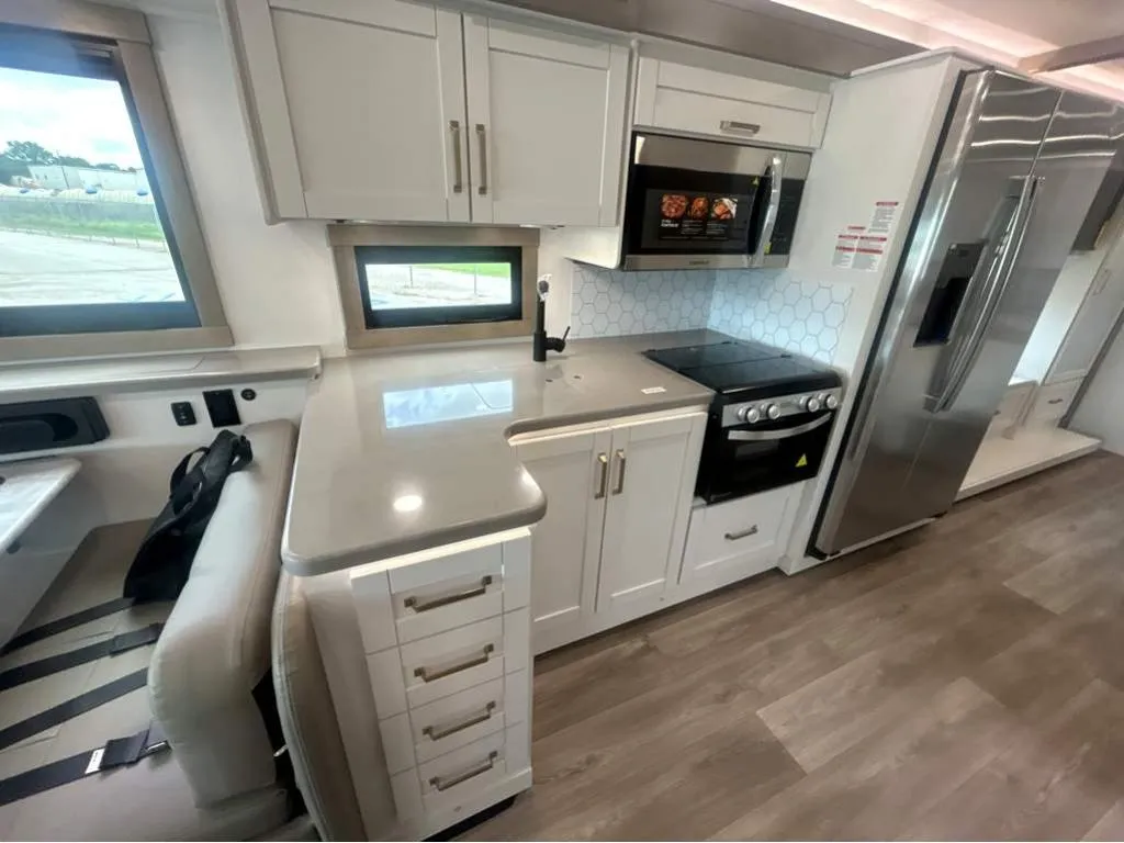 2027 Entegra Coach Vision XL 36C, Photos photo 23
