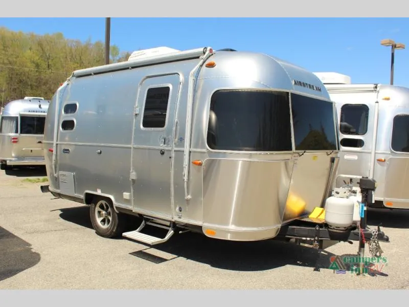 2020 Airstream Caravel 19CB - Photo 2
