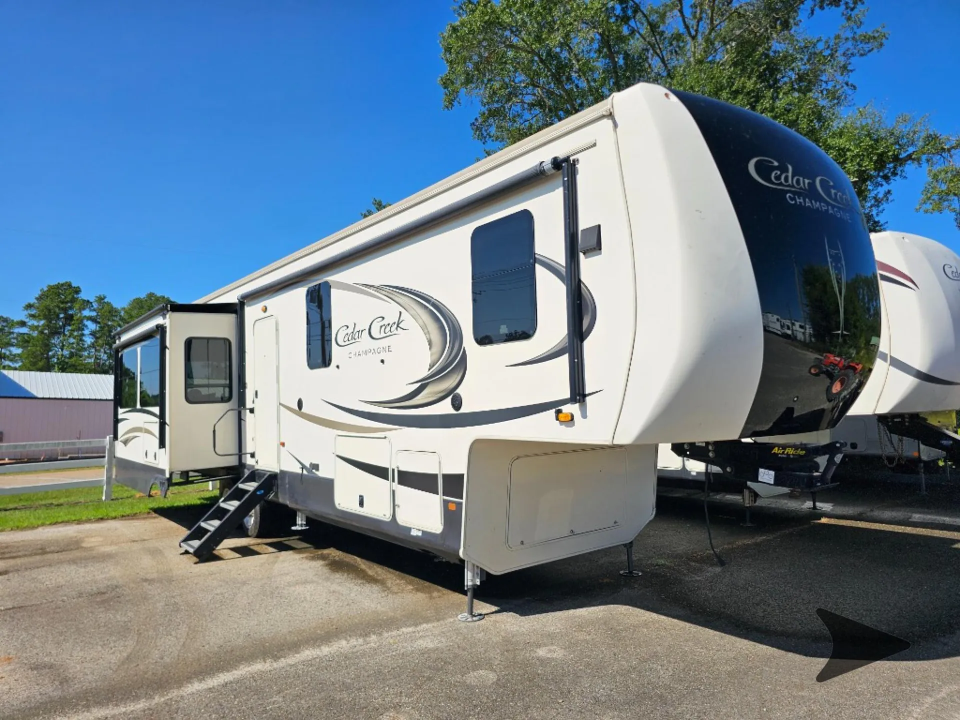 2020 Forest River Cedar Creek Champagne Edition 38EL