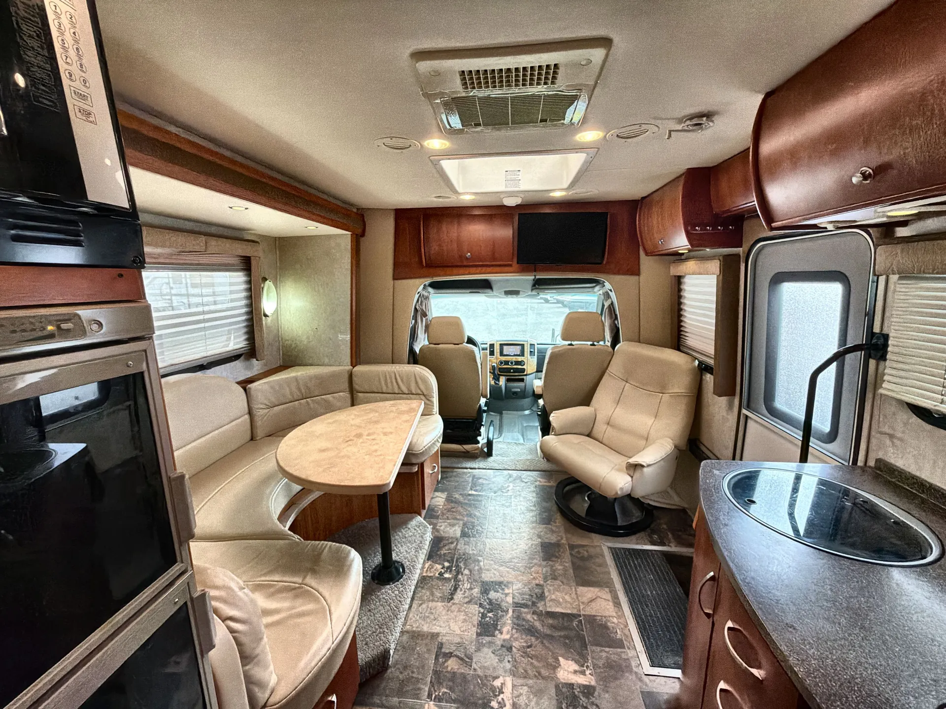 2011 Leisure Travel Unity U24CB — living area main