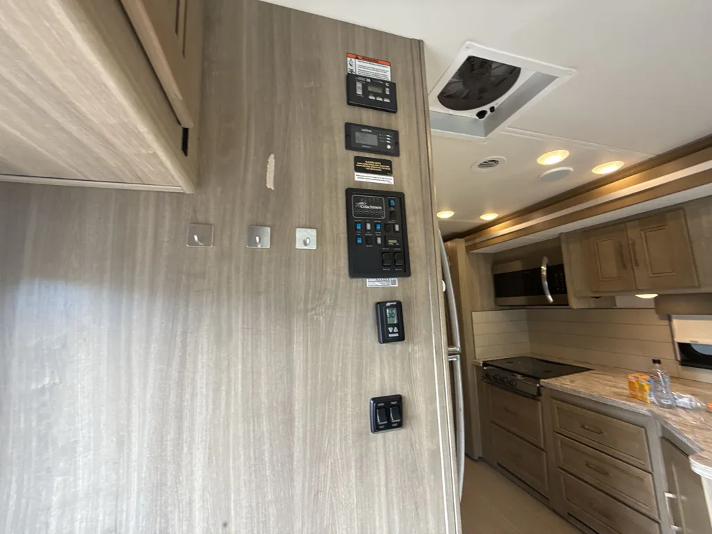 2020 Coachmen Sportscoach Srs 366BH, Photos photo 18