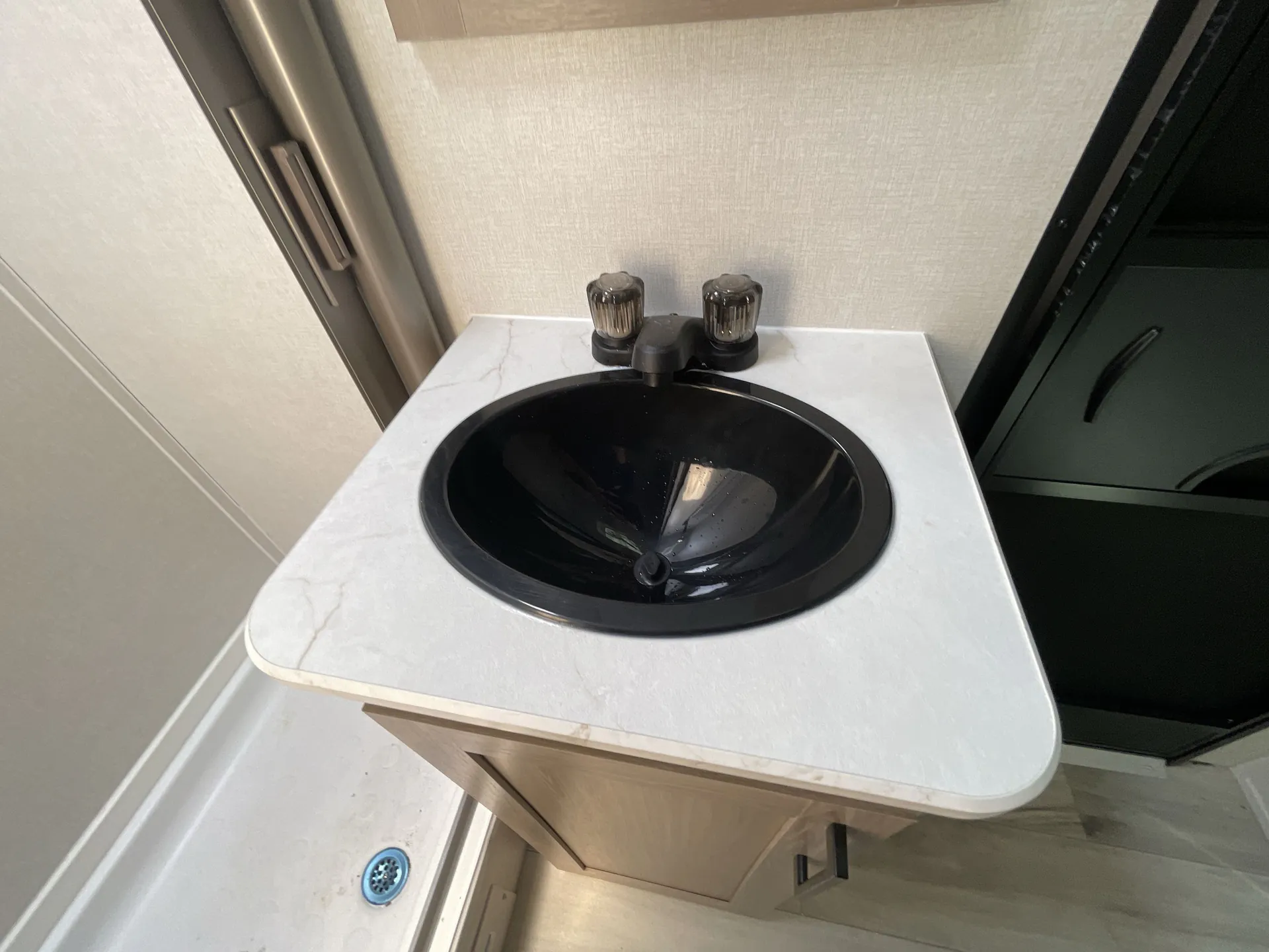 2026 Keystone Coleman Light 29BX — fridge