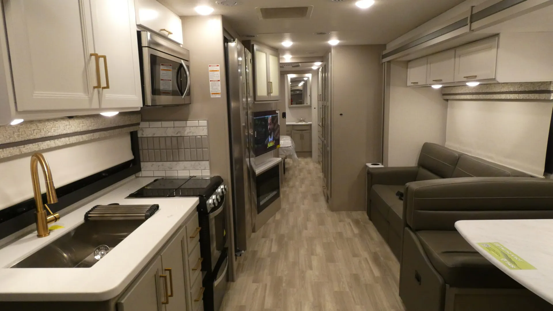 2026 Thor Motor Coach Windsport 35G - Photo 3
