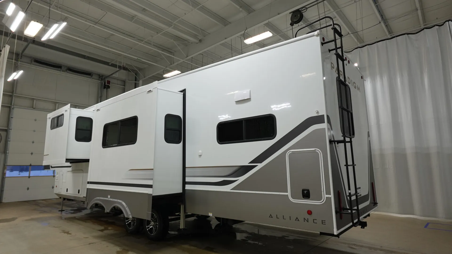2026 Alliance RV Paradigm 382RK - Photo 4