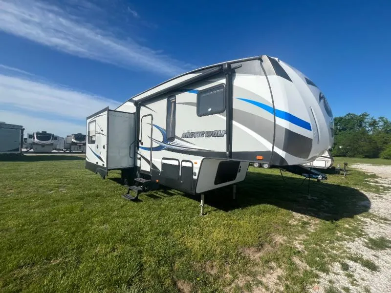 2017 Forest River Cherokee Arctic Wolf 285DRL4 - Main photo