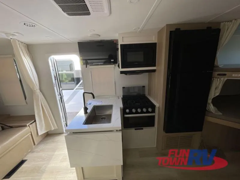 2026 Winnebago Thrive 22MBH - Photo 4