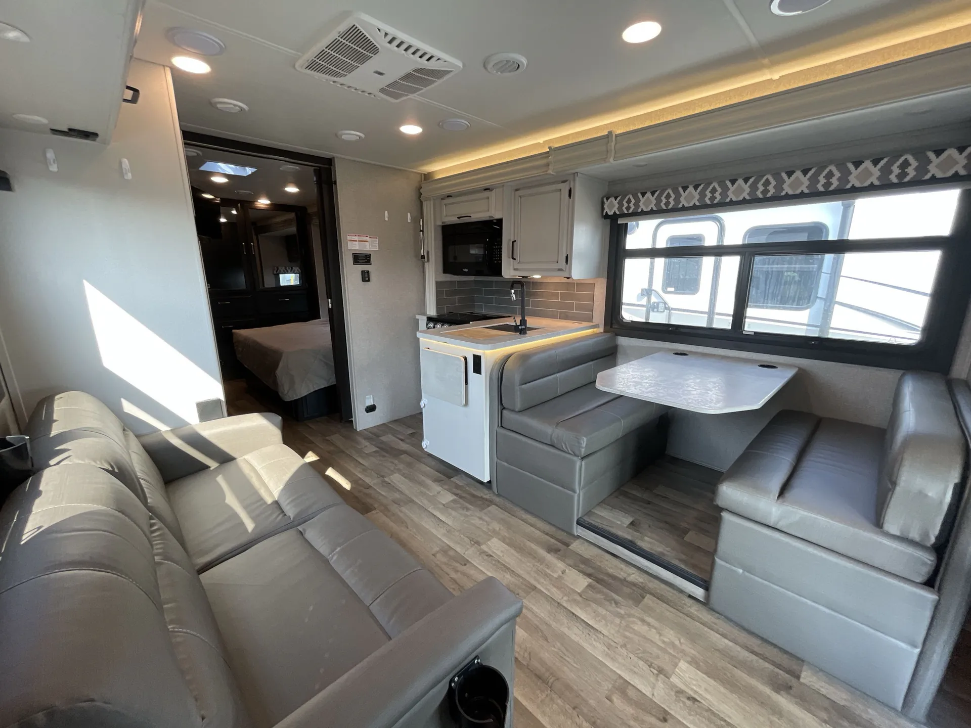 2021 Jayco Greyhawk 27U — living area main