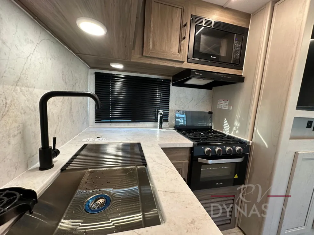 2025 Coachmen Freedom Express Ultra Lite 258BHS, Photos photo 52