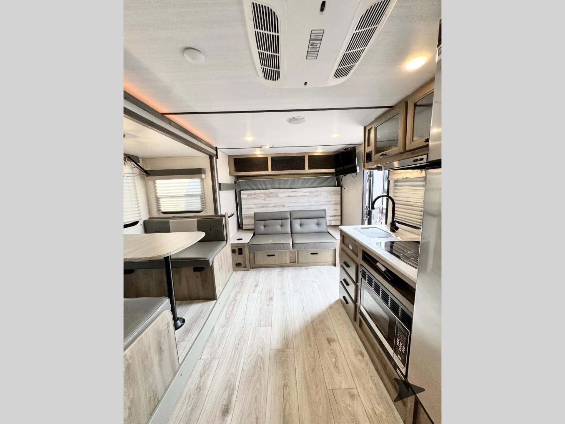 2022 Forest River Surveyor Legend 19MDBLE - Photo 3
