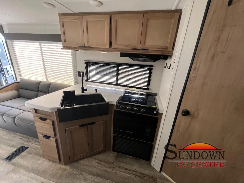 2024 Forest River Cherokee Wolf Den 272BRB, Photos photo 11