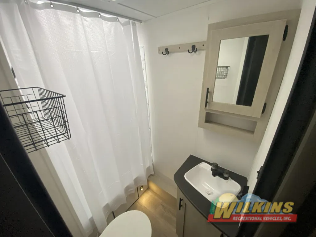 2026 Shasta RVs i-5 Edition 527BHS, Photos photo 15