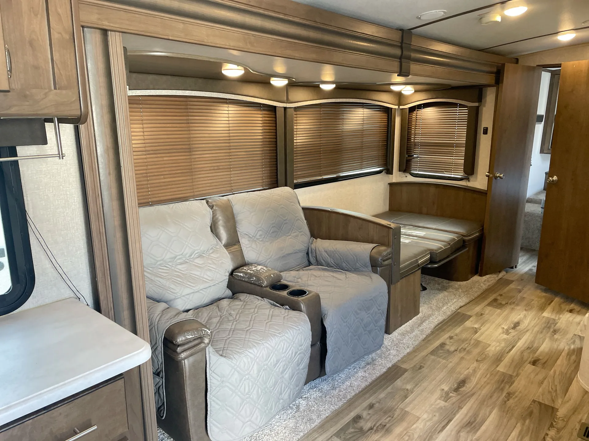2021 Keystone Cougar Half-Ton 26RKS — living area main